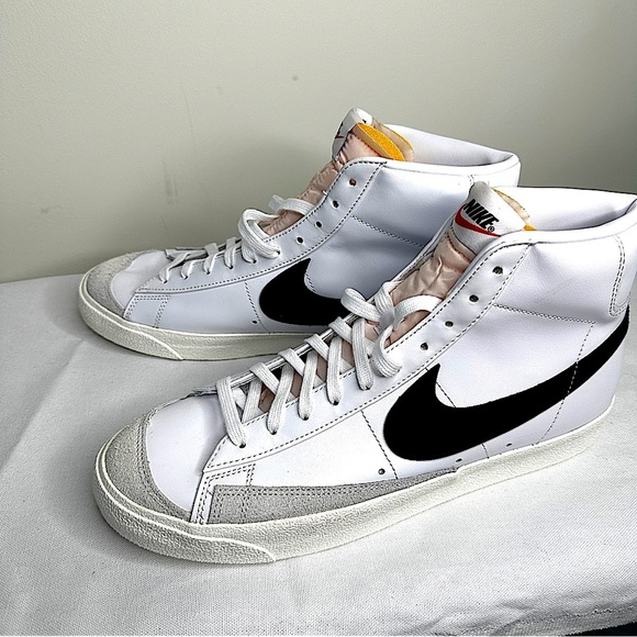 Nike - Men’s Blazer Mid '77 Shoes Sneakers - White and Black Hightops - Size 12 - Picture 1 of 10